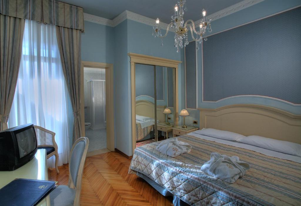 Hotel Terme Salus Abano Terme Oda fotoğraf